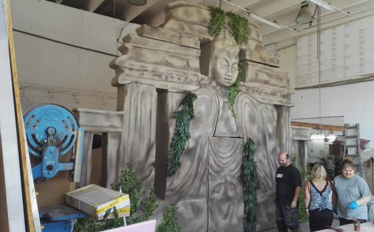 Surfaces and their imitations (8)