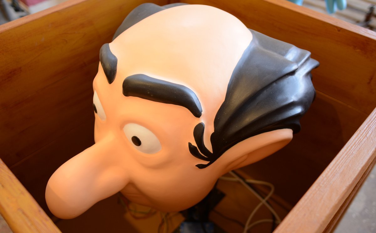 Surfaces and their imitations (6)