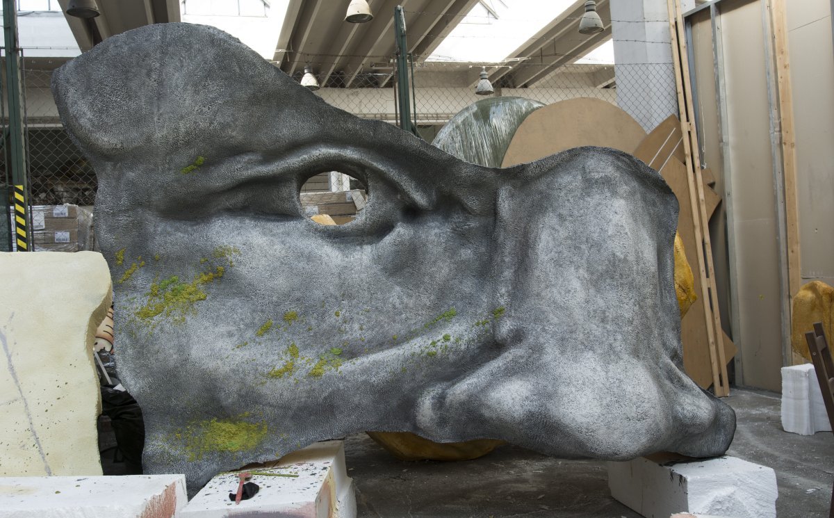 Surfaces and their imitations (4)