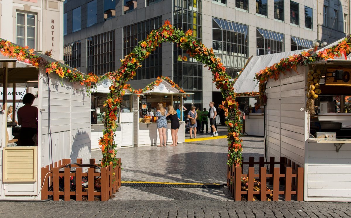 Autumn market, Wenceslas square