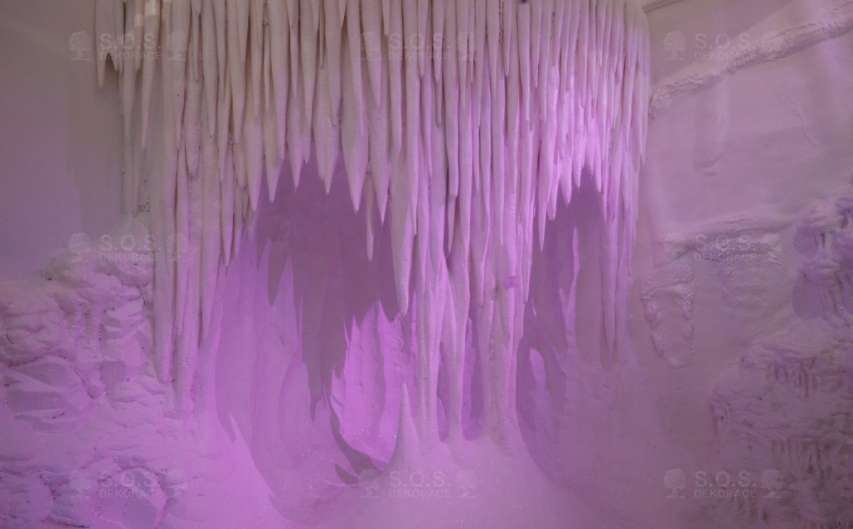 Imitation Snow, showroom