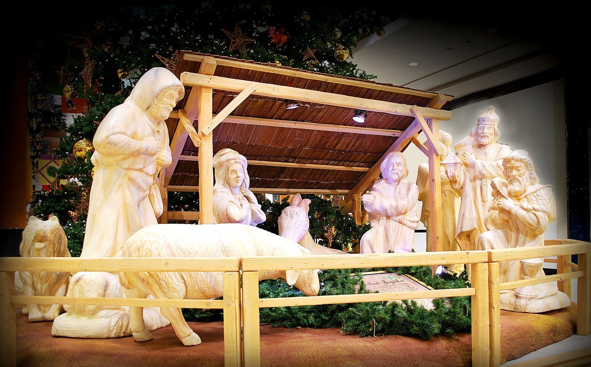 Nativity scene - life-size - height of statues 60 - 200 cm (9 pcs)