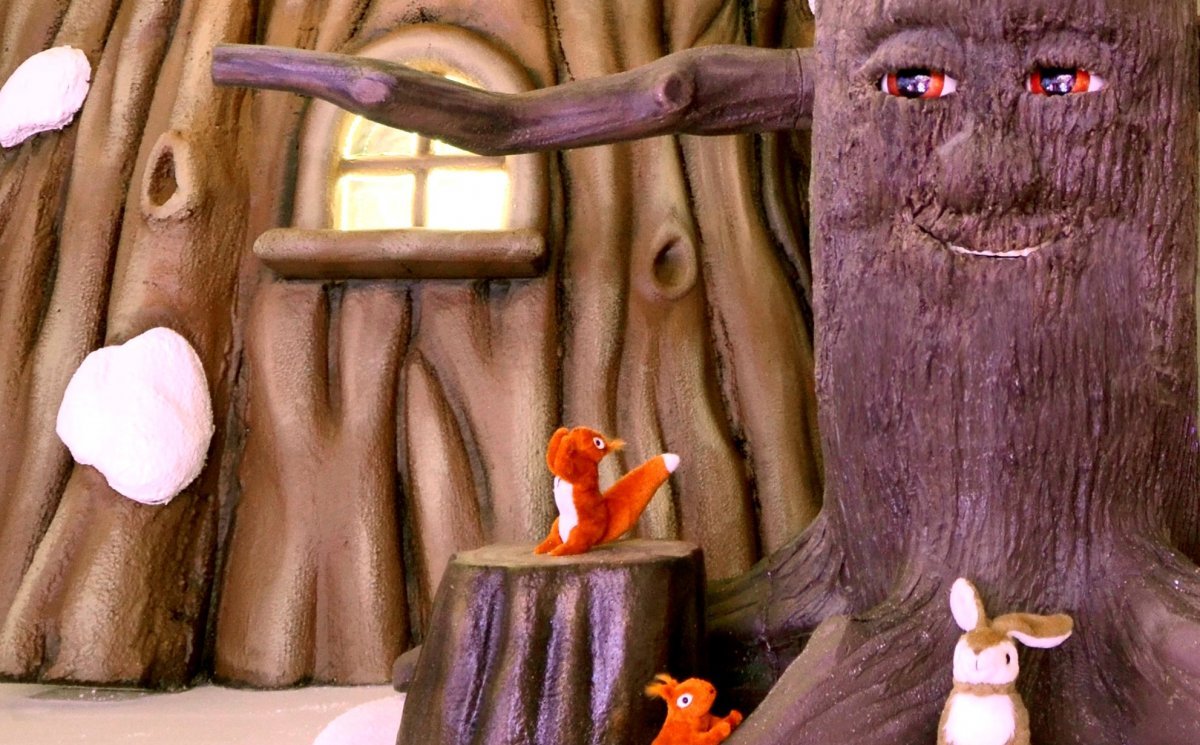 We are putting decorations in motion! VIDEO: Interactivity & Animatronics